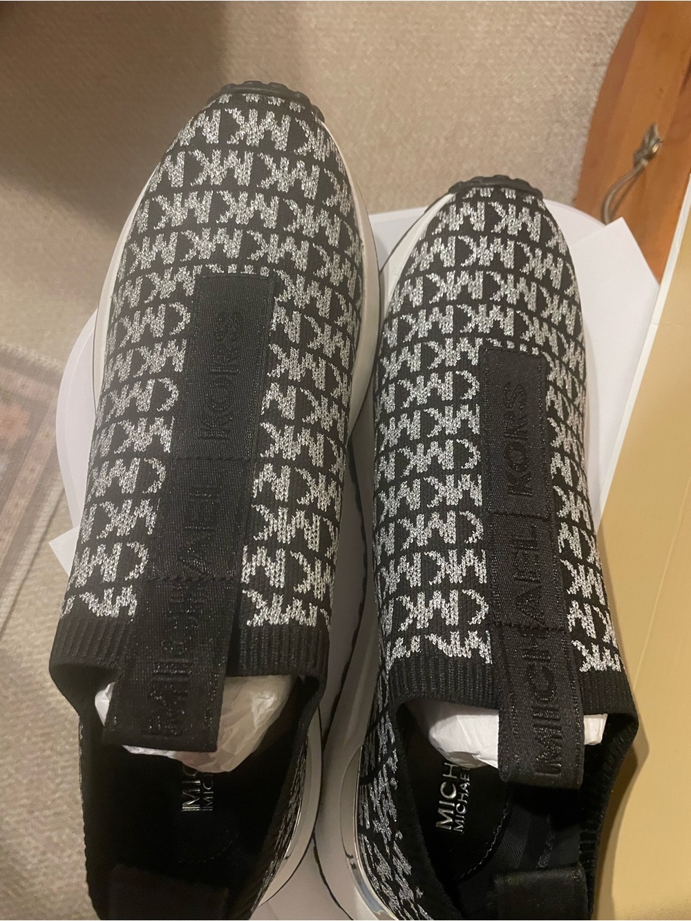 Michael Kors Black Silver MK Logo Slip On Sneakers Size 9 NIB - Picture 3 of 13